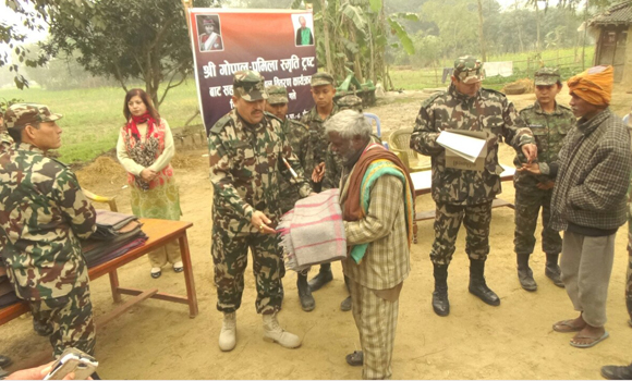 On behalf of the Gopal-Pramila Trust, Brig Gen Sanjay Singh Bhandari, Brig Cdr of No 28 brigade, distributed one hundred sixty four blankets, costing approximately NPR 82, 000, to the needy families of Purenawa Dhangar-8 and Badaharba of Rautahat district on the basis of one house one blanket. 